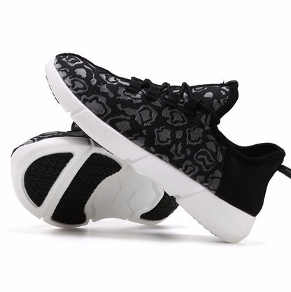 Men and women leisure light shoes